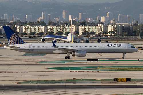 United Airlines Boeing 757-300 N77865 at Los Angeles International Airport (KLAX/LAX)