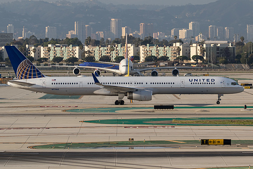 United Airlines Boeing 757-300 N77865 at Los Angeles International Airport (KLAX/LAX) United Airlines Boeing 757-300 N77865 at Los Angeles International Airport (KLAX/LAX)