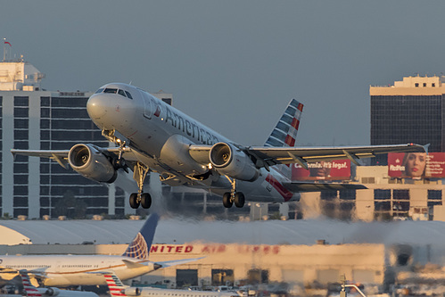American Airlines Airbus A319-100 N810AW at Los Angeles International Airport (KLAX/LAX) American Airlines Airbus A319-100 N810AW at Los Angeles International Airport (KLAX/LAX)