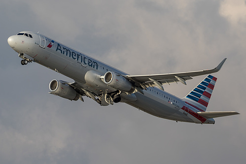 American Airlines Airbus A321-200 N903AA at Los Angeles International Airport (KLAX/LAX) American Airlines Airbus A321-200 N903AA at Los Angeles International Airport (KLAX/LAX)