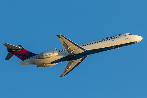Delta Air Lines Boeing 717-200 N934AT at Los Angeles International Airport (KLAX/LAX) Delta Air Lines Boeing 717-200 N934AT at Los Angeles International Airport (KLAX/LAX)