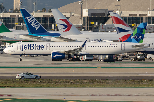 JetBlue Airways Airbus A321-200 N980JT at Los Angeles International Airport (KLAX/LAX) JetBlue Airways Airbus A321-200 N980JT at Los Angeles International Airport (KLAX/LAX)