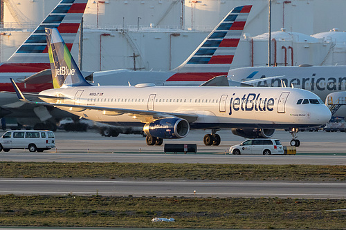 JetBlue Airways Airbus A321-200 N989JT at Los Angeles International Airport (KLAX/LAX) JetBlue Airways Airbus A321-200 N989JT at Los Angeles International Airport (KLAX/LAX)