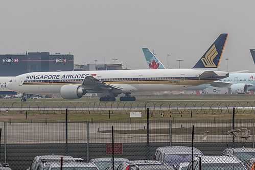 Singapore Airlines Boeing 777-300ER 9V-SNA at London Heathrow Airport (EGLL/LHR)