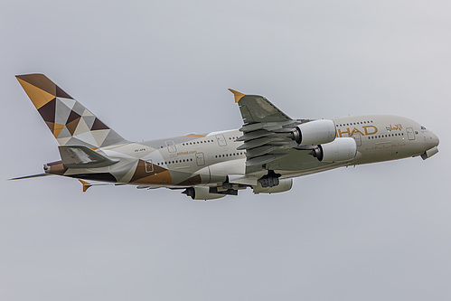 Etihad Airways Airbus A380-800 A6-APB at London Heathrow Airport (EGLL/LHR) Etihad Airways Airbus A380-800 A6-APB at London Heathrow Airport (EGLL/LHR)