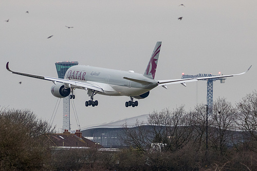 Qatar Airways Airbus A350-900 A7-ALY at London Heathrow Airport (EGLL/LHR)