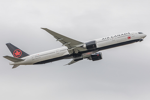 Air Canada Boeing 777-300ER C-FITL at London Heathrow Airport (EGLL/LHR)