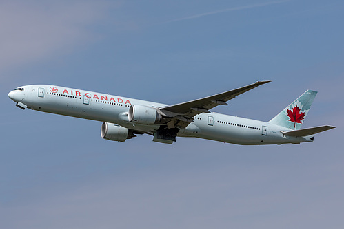 Air Canada Boeing 777-300ER C-FIUV at London Heathrow Airport (EGLL/LHR)