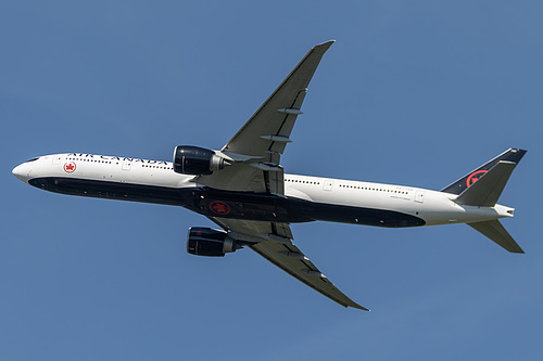 Air Canada Boeing 777-300ER C-FIVW at London Heathrow Airport (EGLL/LHR)