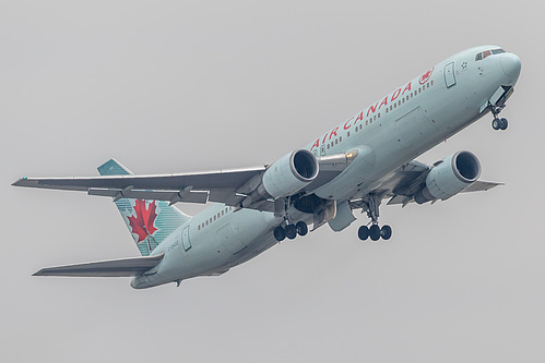 Air Canada Boeing 767-300ER C-GHOZ at London Heathrow Airport (EGLL/LHR)