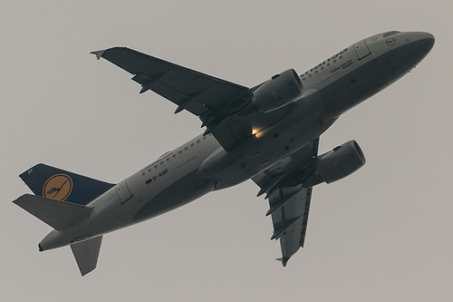 Lufthansa Airbus A319-100 D-AIBF at London Heathrow Airport (EGLL/LHR)