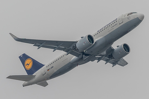 Lufthansa Airbus A320neo D-AINH at London Heathrow Airport (EGLL/LHR)