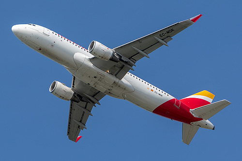 Iberia Airbus A320-200 EC-MDK at London Heathrow Airport (EGLL/LHR)