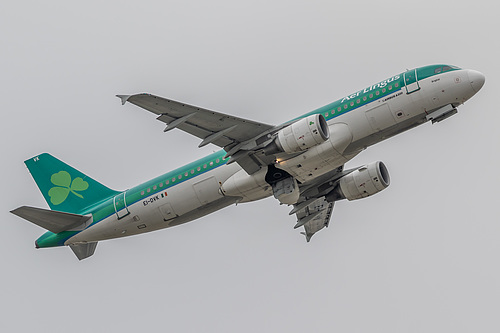 Aer Lingus Airbus A320-200 EI-DVK at London Heathrow Airport (EGLL/LHR) Aer Lingus Airbus A320-200 EI-DVK at London Heathrow Airport (EGLL/LHR)