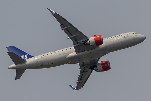 Scandinavian Airlines Ireland Airbus A320neo EI-SIB at London Heathrow Airport (EGLL/LHR)