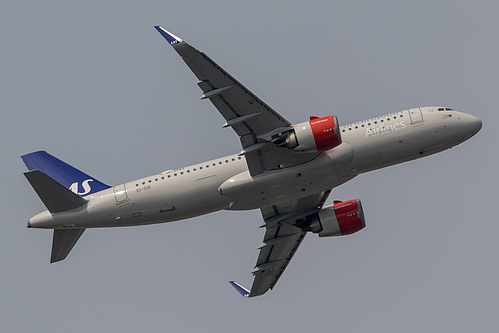 Scandinavian Airlines Ireland Airbus A320neo EI-SIB at London Heathrow Airport (EGLL/LHR) Scandinavian Airlines Ireland Airbus A320neo EI-SIB at London Heathrow Airport (EGLL/LHR)
