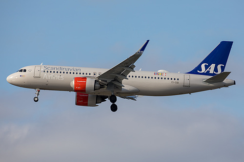 Scandinavian Airlines Ireland Airbus A320neo EI-SIB at London Heathrow Airport (EGLL/LHR)