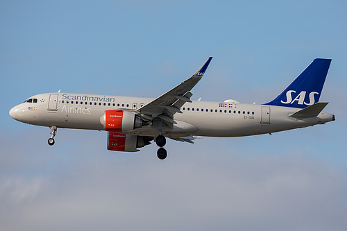 Scandinavian Airlines Ireland Airbus A320neo EI-SIB at London Heathrow Airport (EGLL/LHR) Scandinavian Airlines Ireland Airbus A320neo EI-SIB at London Heathrow Airport (EGLL/LHR)