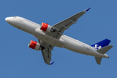 Scandinavian Airlines Ireland Airbus A320neo EI-SIC at London Heathrow Airport (EGLL/LHR)