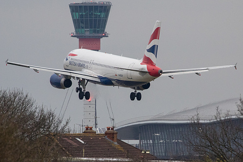 British Airways Airbus A320-200 G-EUUY at London Heathrow Airport (EGLL/LHR) British Airways Airbus A320-200 G-EUUY at London Heathrow Airport (EGLL/LHR)