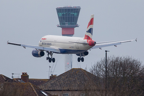 British Airways Airbus A320-200 G-EUYE at London Heathrow Airport (EGLL/LHR) British Airways Airbus A320-200 G-EUYE at London Heathrow Airport (EGLL/LHR)