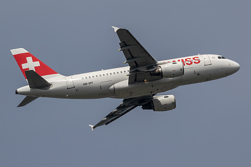 Swiss International Air Lines Airbus A319-100 HB-IPT at London Heathrow Airport (EGLL/LHR)