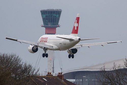 Swiss International Air Lines Airbus A319-100 HB-IPU at London Heathrow Airport (EGLL/LHR)