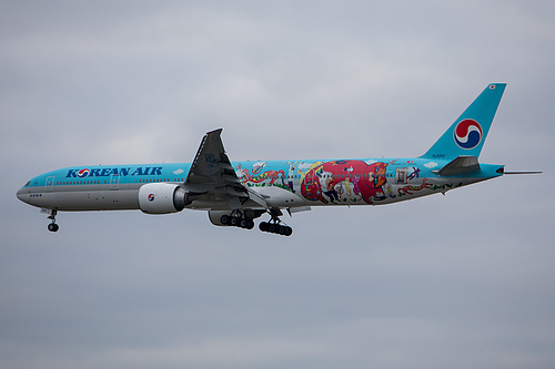 Korean Air Boeing 777-300ER HL8250 at London Heathrow Airport (EGLL/LHR)