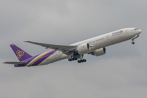 Thai Airways Boeing 777-300ER HS-TKL at London Heathrow Airport (EGLL/LHR) Thai Airways Boeing 777-300ER HS-TKL at London Heathrow Airport (EGLL/LHR)