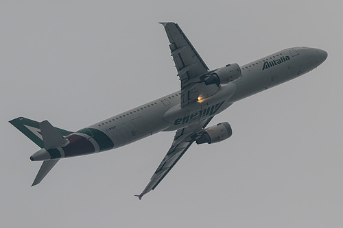 Alitalia Airbus A321-100 I-BIXP at London Heathrow Airport (EGLL/LHR)