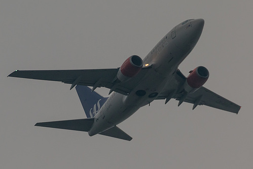 Scandinavian Airlines Boeing 737-600 LN-RPG at London Heathrow Airport (EGLL/LHR)