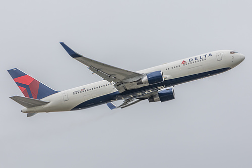 Delta Air Lines Boeing 767-300ER N179DN at London Heathrow Airport (EGLL/LHR)