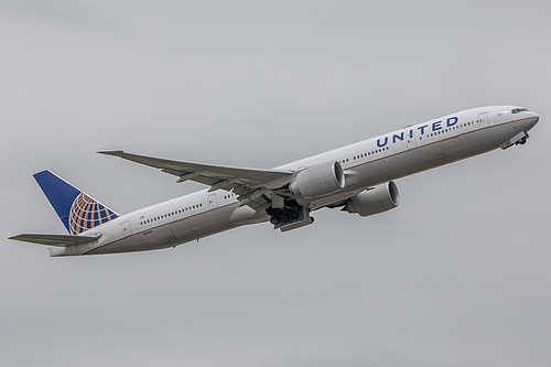 United Airlines Boeing 777-300ER N2644U at London Heathrow Airport (EGLL/LHR) United Airlines Boeing 777-300ER N2644U at London Heathrow Airport (EGLL/LHR)
