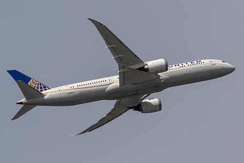 United Airlines Boeing 787-9 N26952 at London Heathrow Airport (EGLL/LHR)