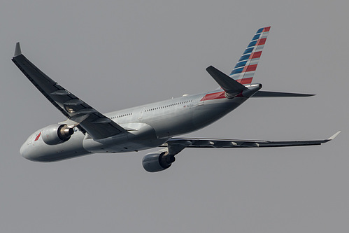 American Airlines Airbus A330-300 N275AY at London Heathrow Airport (EGLL/LHR)