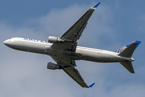 United Airlines Boeing 767-300ER N654UA at London Heathrow Airport (EGLL/LHR)