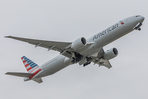 American Airlines Boeing 777-300ER N727AN at London Heathrow Airport (EGLL/LHR) American Airlines Boeing 777-300ER N727AN at London Heathrow Airport (EGLL/LHR)
