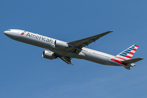 American Airlines Boeing 777-300ER N729AN at London Heathrow Airport (EGLL/LHR)