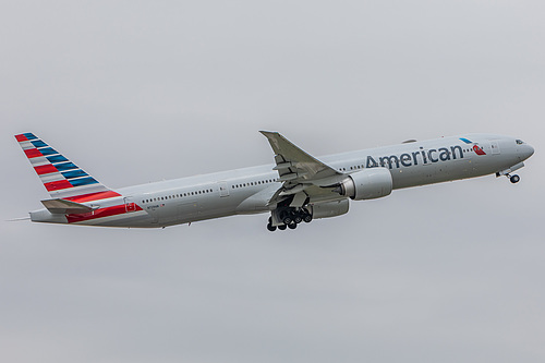 American Airlines Boeing 777-300ER N729AN at London Heathrow Airport (EGLL/LHR) American Airlines Boeing 777-300ER N729AN at London Heathrow Airport (EGLL/LHR)