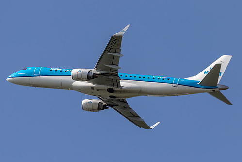 KLM Cityhopper Embraer ERJ-190 PH-EZH at London Heathrow Airport (EGLL/LHR)