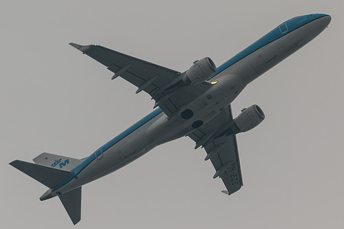 KLM Cityhopper Embraer ERJ-190 PH-EZS at London Heathrow Airport (EGLL/LHR)