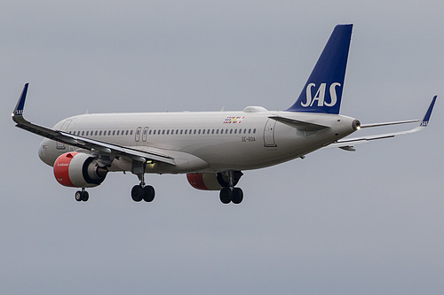 Scandinavian Airlines Airbus A320neo SE-ROA at London Heathrow Airport (EGLL/LHR)