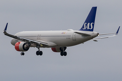 Scandinavian Airlines Airbus A320neo SE-ROA at London Heathrow Airport (EGLL/LHR) Scandinavian Airlines Airbus A320neo SE-ROA at London Heathrow Airport (EGLL/LHR)