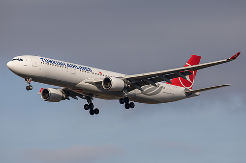 Turkish Airlines Airbus A330-300 TC-JOG at London Heathrow Airport (EGLL/LHR)