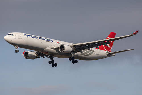 Turkish Airlines Airbus A330-300 TC-JOG at London Heathrow Airport (EGLL/LHR) Turkish Airlines Airbus A330-300 TC-JOG at London Heathrow Airport (EGLL/LHR)