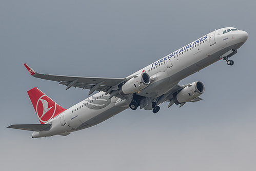 Turkish Airlines Airbus A321-200 TC-JTF at London Heathrow Airport (EGLL/LHR)