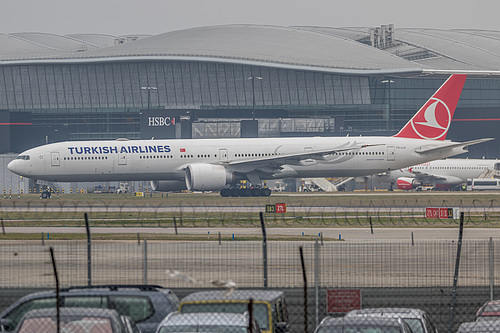 Turkish Airlines Boeing 777-300ER TC-LJI at London Heathrow Airport (EGLL/LHR) Turkish Airlines Boeing 777-300ER TC-LJI at London Heathrow Airport (EGLL/LHR)