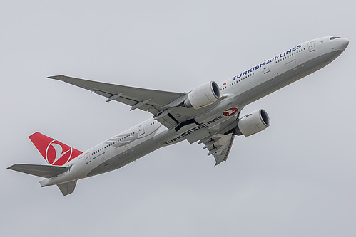 Turkish Airlines Boeing 777-300ER TC-LKA at London Heathrow Airport (EGLL/LHR)