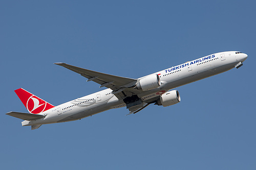 Turkish Airlines Boeing 777-300ER TC-LKB at London Heathrow Airport (EGLL/LHR) Turkish Airlines Boeing 777-300ER TC-LKB at London Heathrow Airport (EGLL/LHR)