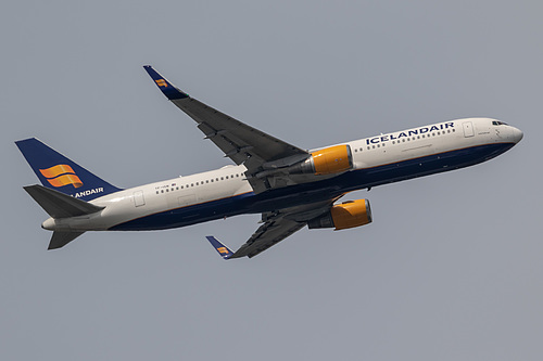 Icelandair Boeing 767-300ER TF-ISN at London Heathrow Airport (EGLL/LHR)